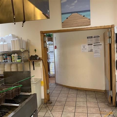 Wooley's Grill & Cellar: 1648 Highway 18 Byp, Hot Springs, SD 57747